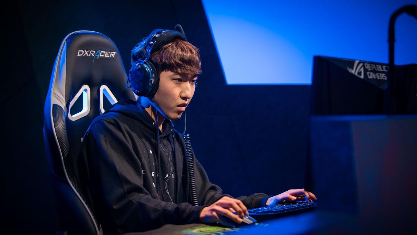 Zwei Titel in zwei Jahren: Das ist die Bilanz des Starcraft-2-Spielers herO seit seinem Comeback nach dem Militärdienst. Zwei Titel in zwei Jahren: Das ist die Bilanz des Starcraft-2-Spielers herO seit seinem Comeback nach dem Militärdienst.