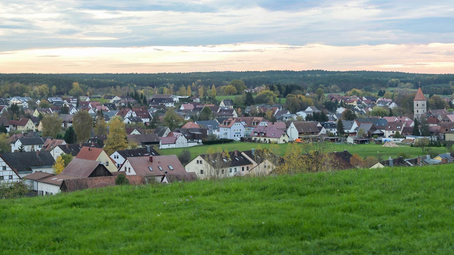 Die Gemeinde Heroldsbach: Wir haben uns im Ortskern umgesehen.
 
