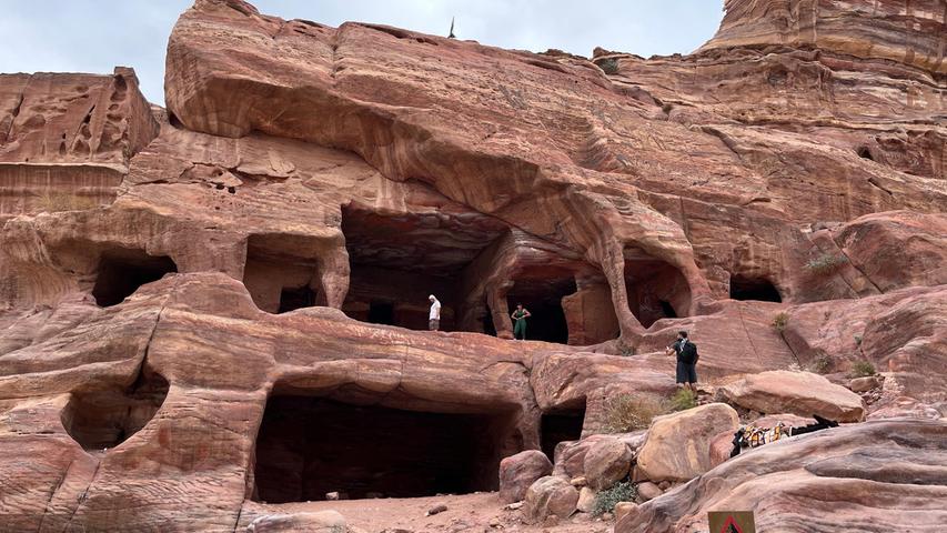 In den Höhlen von Petra haben die Beduinen noch bis in die 1980er Jahre hinein gewohnt, bevor sie in ein benachbartes Dorf umziehen mussten.