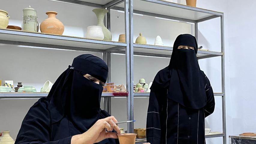 Arbeitsplätze für Frauen und Einblick in den Alltag der Beduinen: Das ermöglicht ein Besuch der Frauenkooperative "Disi Women's Association" in der Wüste Wadi Rum.
