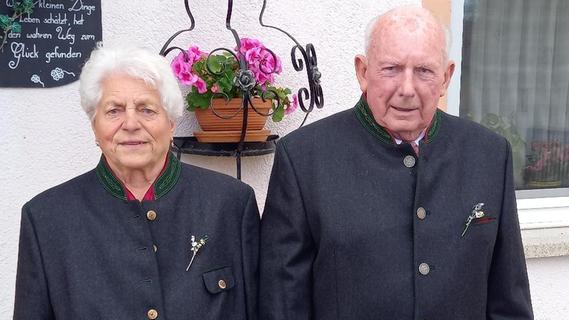 Noch heute im Partnerlook: Helma und Hans sind seit 60 Jahren verheiratet
