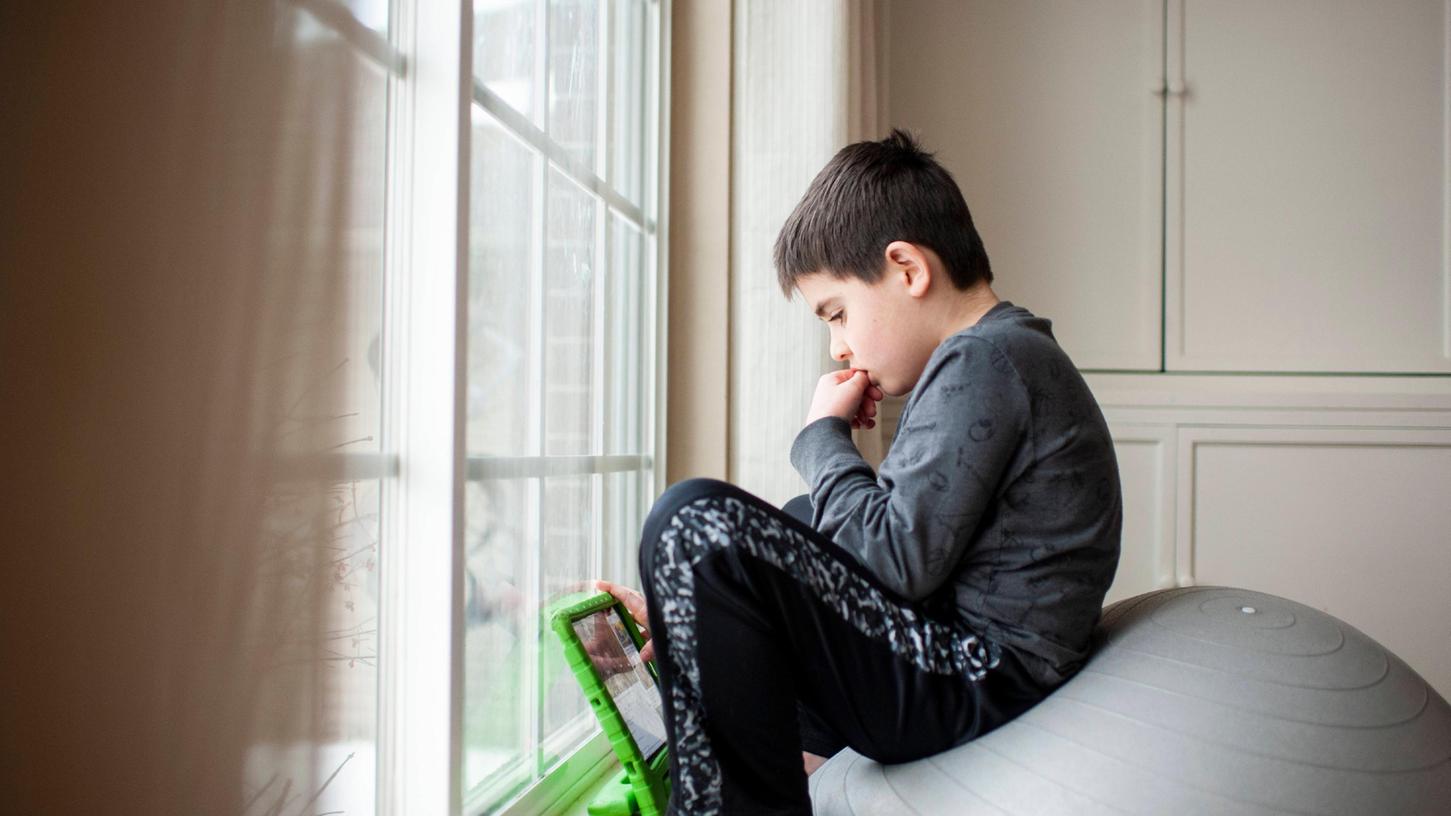 Viele autistische Kinder haben Probleme im sozialen Umgang mit anderen und finden deshalb nur schwer Freunde (das Themenbild zeigt nicht das im Text erwähnte Kind). Viele autistische Kinder haben Probleme im sozialen Umgang mit anderen und finden deshalb nur schwer Freunde (das Themenbild zeigt nicht das im Text erwähnte Kind).