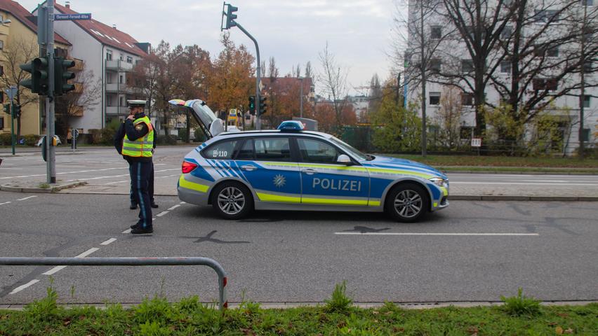 Gegen 9.20 Uhr teilte eine junge Frau der Polizei Oberpfalz mit, dass sich ihr 26-jähriger Bruder in der Gewalt ihres ehemaligen 30-jährigen Lebensgefährten befinden würde, berichtet das Polizeipräsidium Oberpfalz am Dienstagnachmittag.
