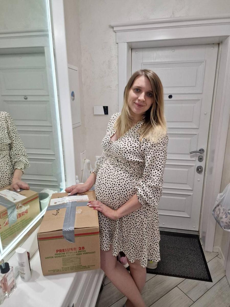 Als Kind litt Marta an den Folgen der Reaktorkatastrophe in Tschernobyl und wurde im Klinikum Gunzenhausen versorgt. Heute erwartet sie ihr zweites Kind und erhält wieder Päckchen aus dem Landkreis Weißenburg-Gunzenhausen Als Kind litt Marta an den Folgen der Reaktorkatastrophe in Tschernobyl und wurde im Klinikum Gunzenhausen versorgt. Heute erwartet sie ihr zweites Kind und erhält wieder Päckchen aus dem Landkreis Weißenburg-Gunzenhausen
