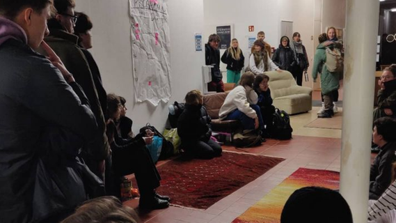 Klimaprotest: Studierende besetzen die Akademie der Bildenden Künste