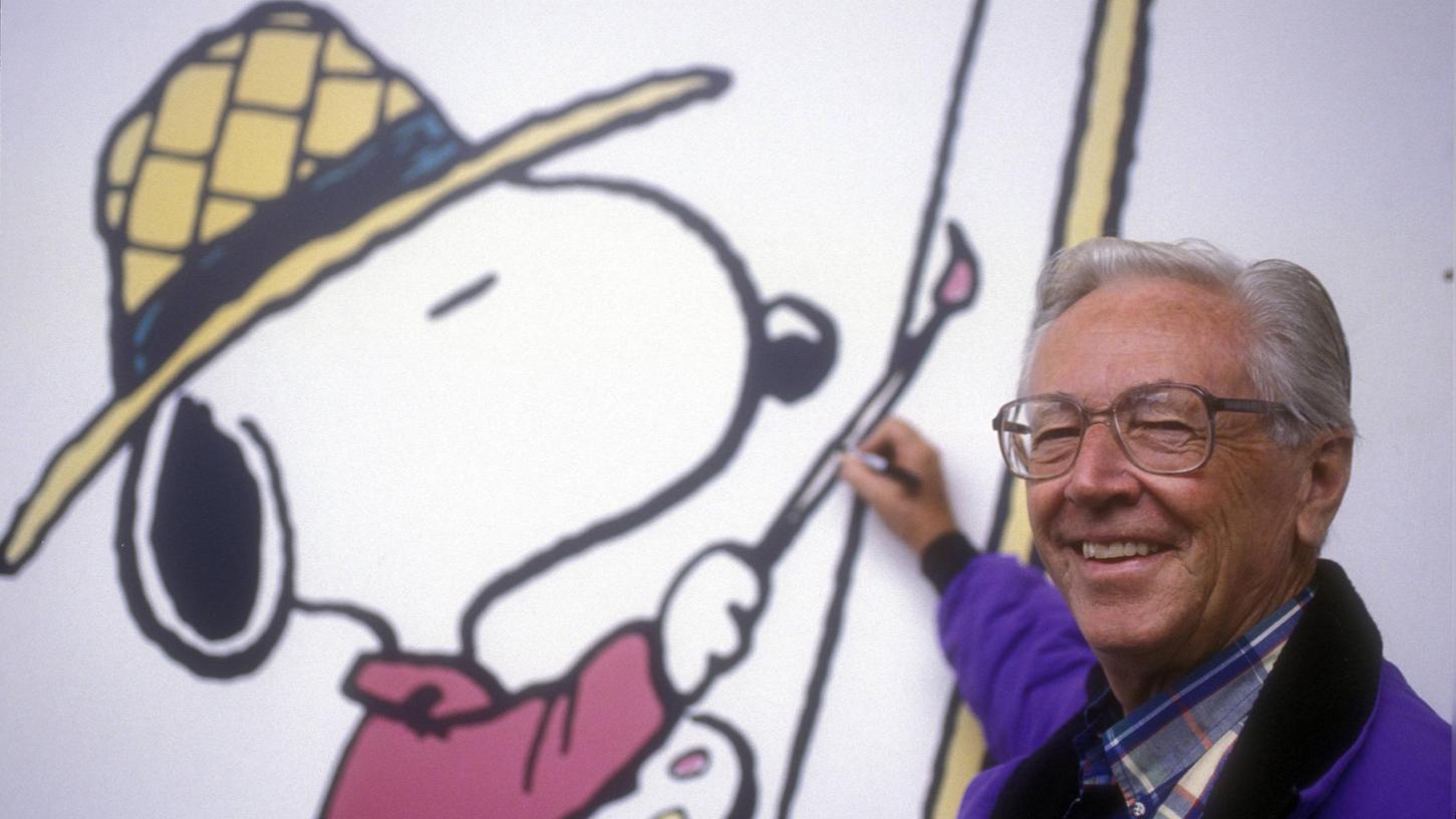 Ein Bild aus der Zeit Anfang der 1990er Jahre: Charles M. Schulz mit Snoopy, dem wohl berühmtesten Beagle der Welt. 