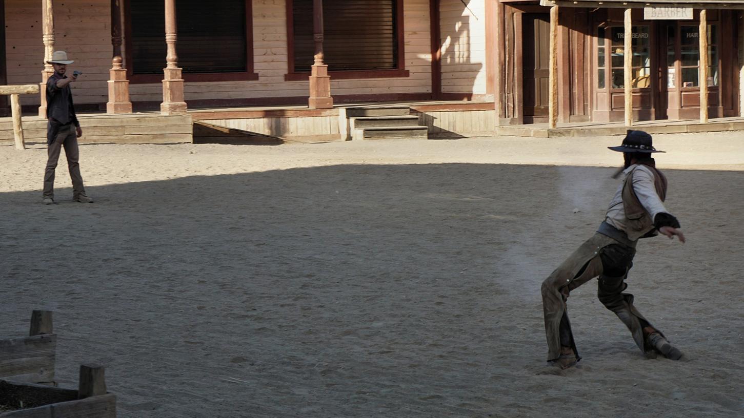 Wenn ein Cowboy im Western O-beinig beim Duell aufkreuzt, wirkt das cool. Gesund ist eine solche Fehlstellung aber natürlich nicht.