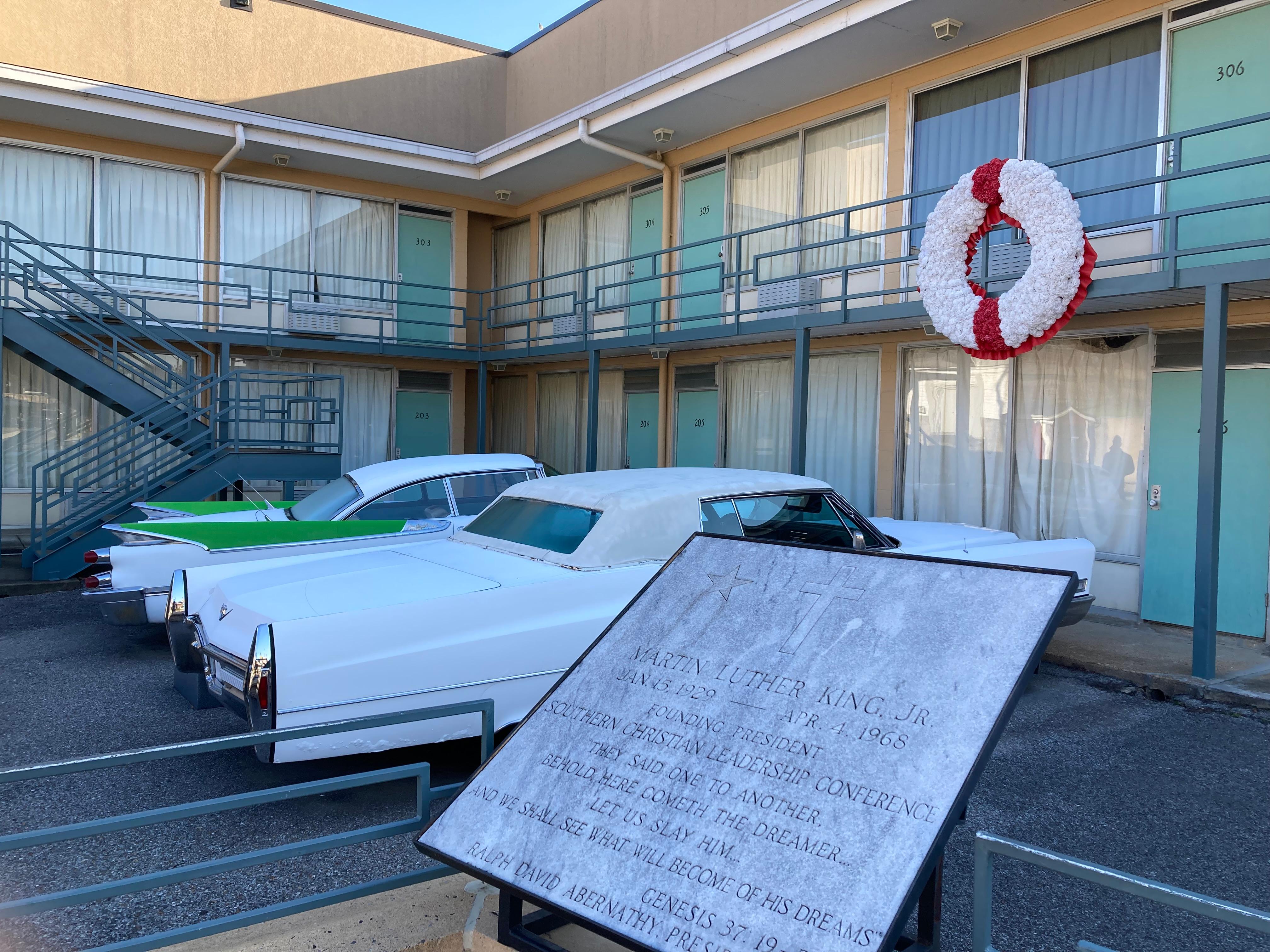 Das Lorraine Motel ist Schauplatz einer der dunkelsten Tage der US-Geschichte: Hier wurde 1968 der Bürgerrechtler Martin Luther King auf dem Balkon von einem vorbestraften Rassisten erschossen. Heute befindet sich das National Civil Rights Museum vor Ort. Die spannende Reisereportage zu dieser Bildergalerie lesen Sie hier in unserem Premium-Portal nn.de  