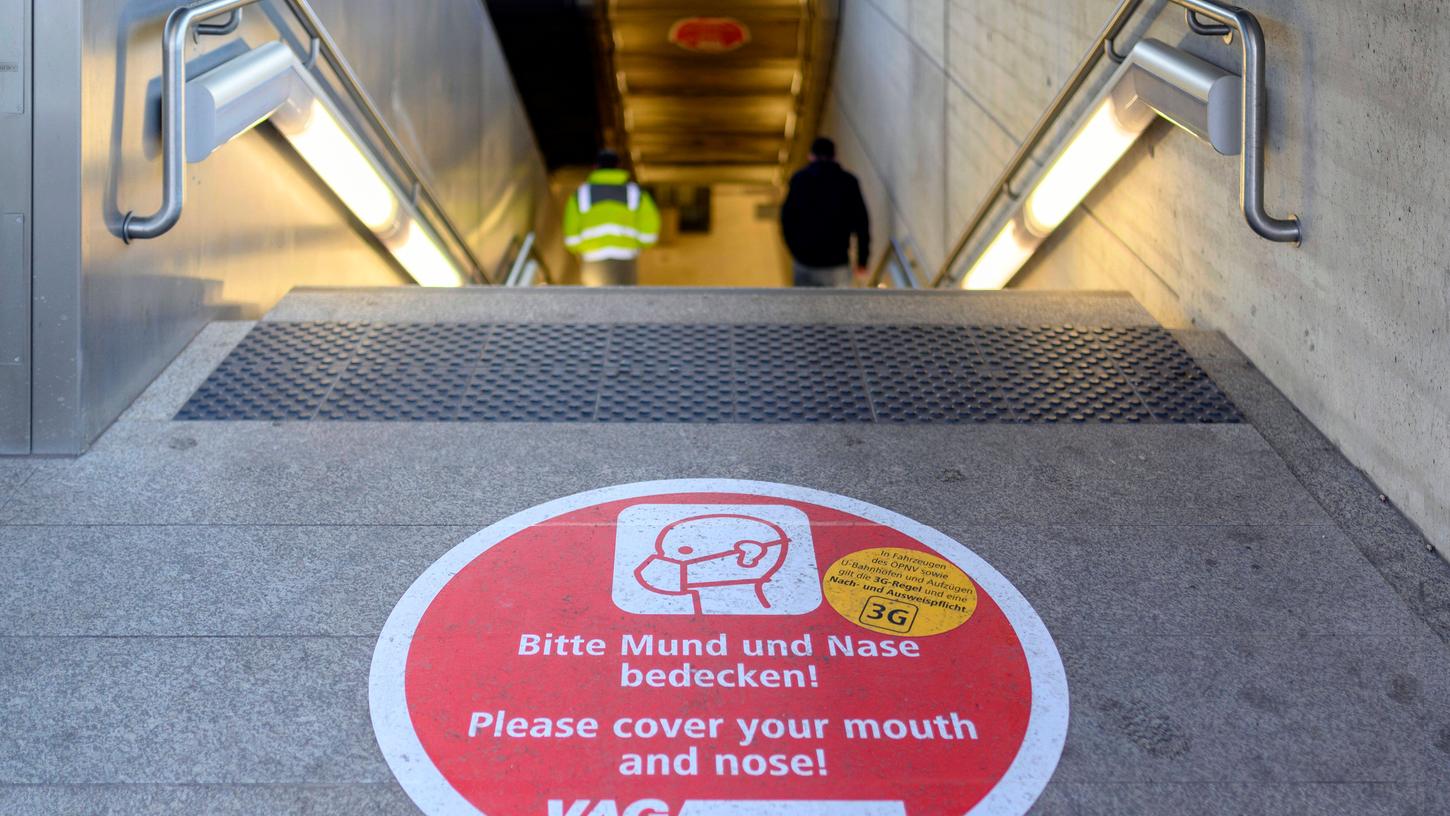 Noch müssen die Fahrgäste im ÖPNV in Bayern einen Mund-Nasen-Schutz tragen.
