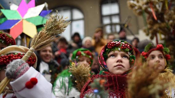 Knoblauch gegen böse Kräfte, Ährenbündel und mehr: Wie Ukrainer in Franken Weihnachten feiern