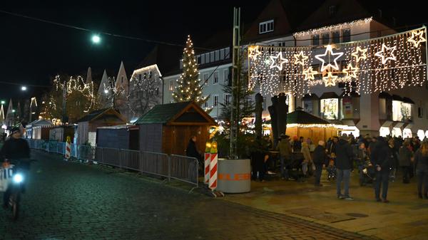 Die Neumarkter Altstadt leuchtet.