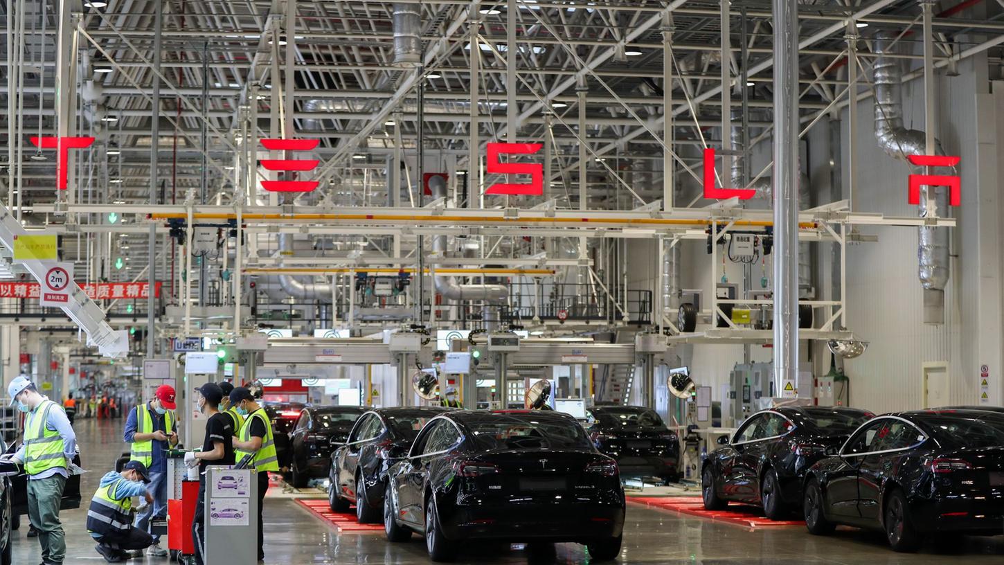 Blick in die Tesla Giga-Fabrik in Shanghai. Blick in die Tesla Giga-Fabrik in Shanghai.