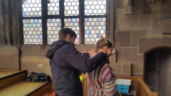 Nach dem Mediengewitter ging's um 14 Uhr direkt zum Soundcheck in die Frauenkirche. Vorher aber: Ohrringe raus, damit es später keine Störungen gibt.