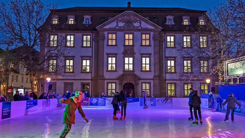 Bis zum 24. Dezember hat die 400 Quadratmeter große Eislauffläche "Erlangen like on Ice" geöffnet.