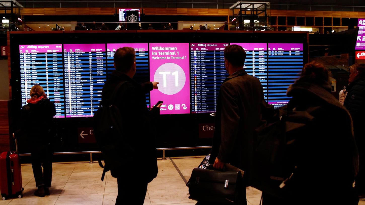 Der Hauptstadtflughafen BER hatte zwischenzeitlich den Flugbetrieb aufgrund einer Aktion von Klimaaktivisten eingestellt.