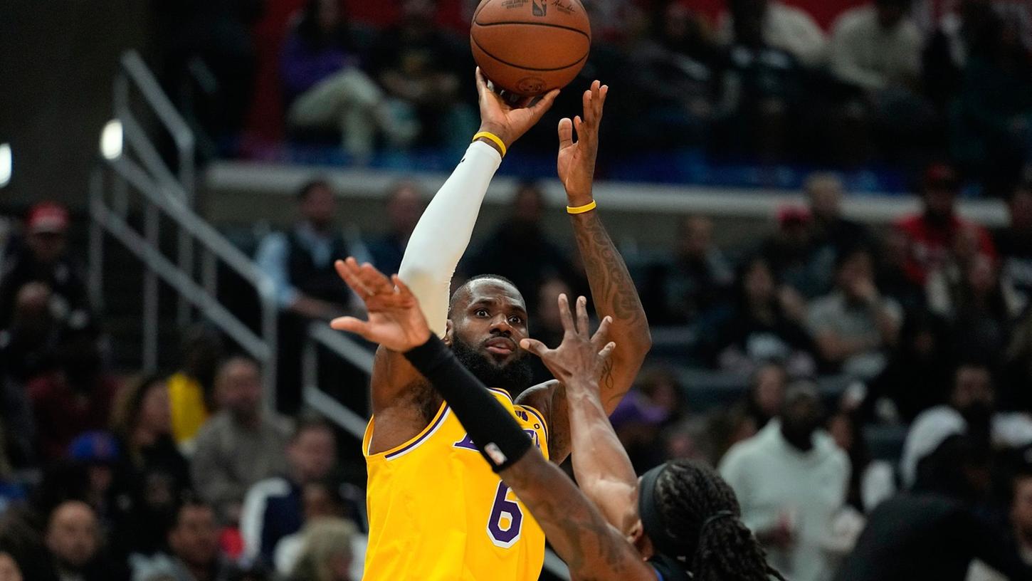 Superstar LeBron James steuerte zum Sieg bei den San Antonio Spurs 21 Punkte, acht Rebounds und fünf Assists bei.