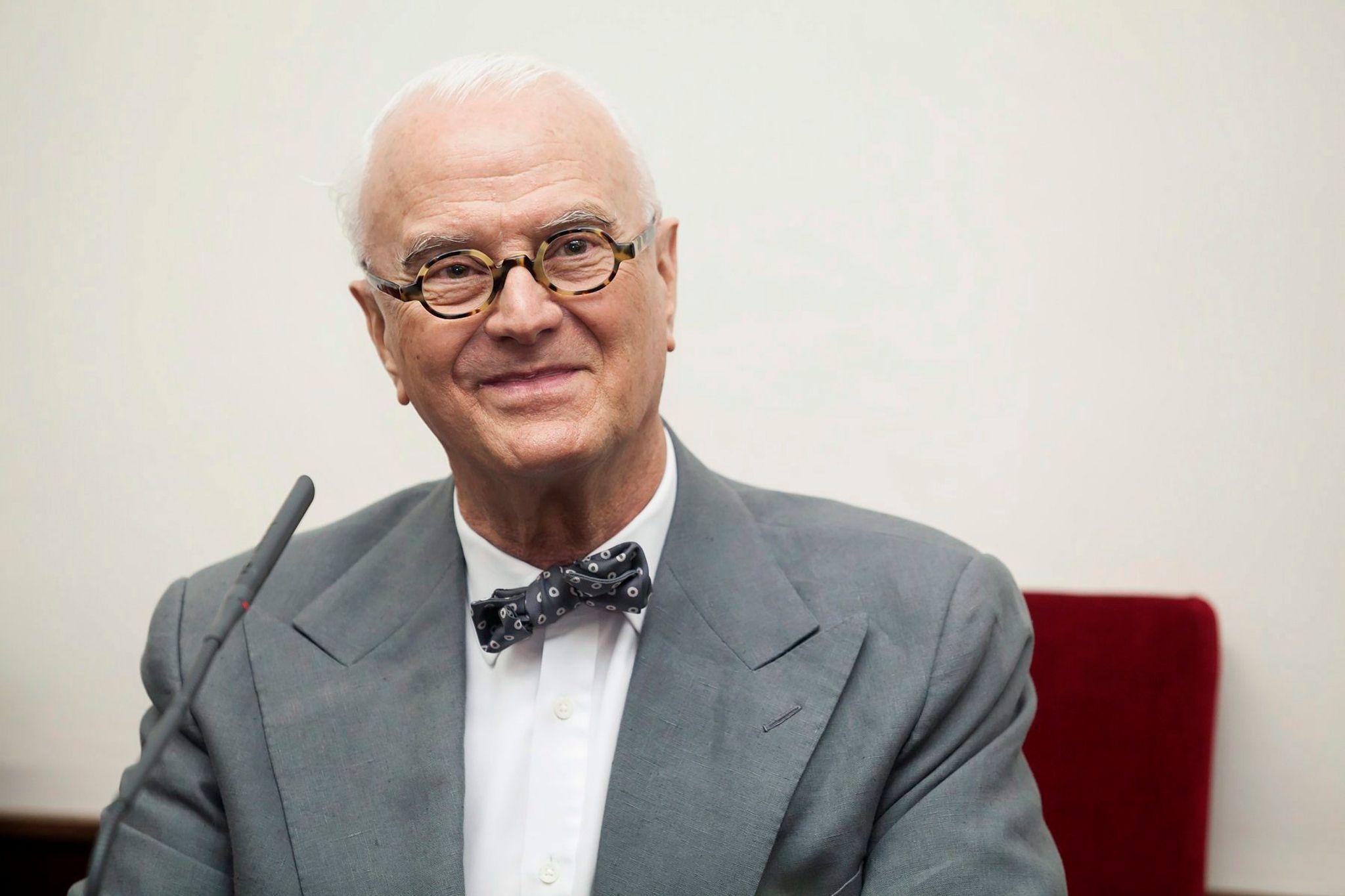 Manolo Blahnik wird 80 und ist 