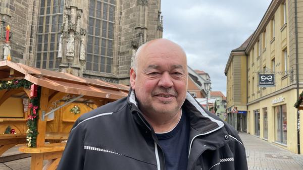 Ich bin nicht so der Weihnachtsmarkt-Mensch. Ich gehe schon mal in Ansbach und laufe durch, schaue mir alles an, aber ansonsten gehe ich nicht auf die anderen. Mit Corona sehe ich es schon relativ entspannt. Man hält sich noch an die Grenzen und die Abstände, aber ansonsten ist es für mich schon wie eine normale Grippe.