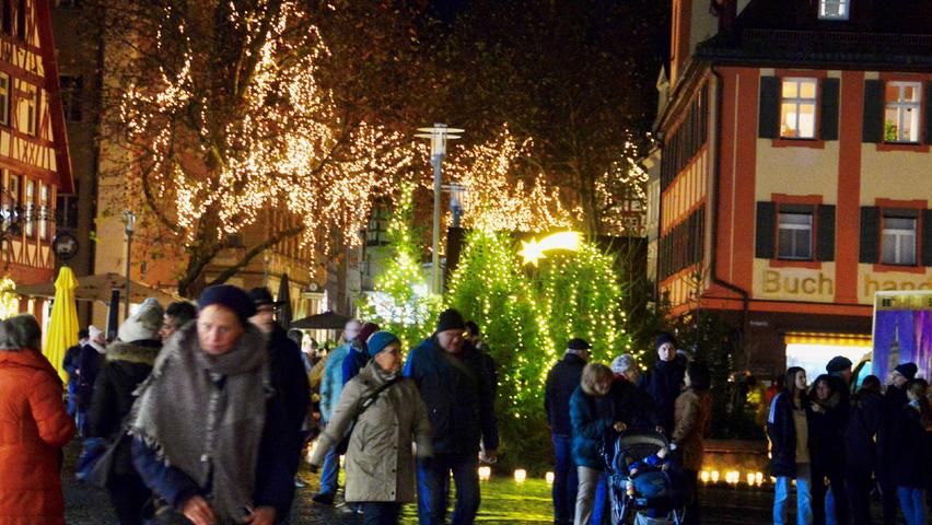 Tausende Lichter für Frieden und Hoffnung: So erleuchtet "Schwabach glänzt" die Goldschlägerstadt