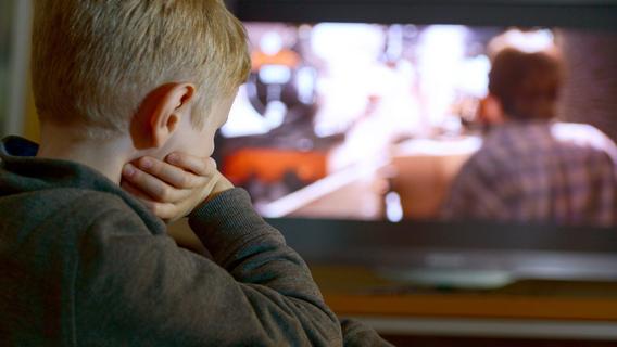 Fernseher schlägt Handy - wenn Kinder Medien konsumieren