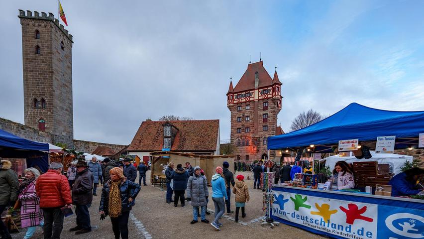 Hoher Besuch in Abenberg: Nürnbergs Christkind eröffnet die Burgweihnacht