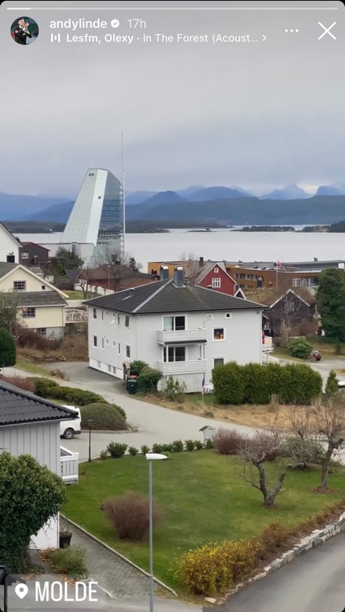 Der gebürtige Schwede Andy Linde sehnte sich in seiner Winterpause wohl nach der Kälte. Der 29-Jährige teilte auf Instagram ein Video aus dem nordig-kalten Molde in Norwegen.
