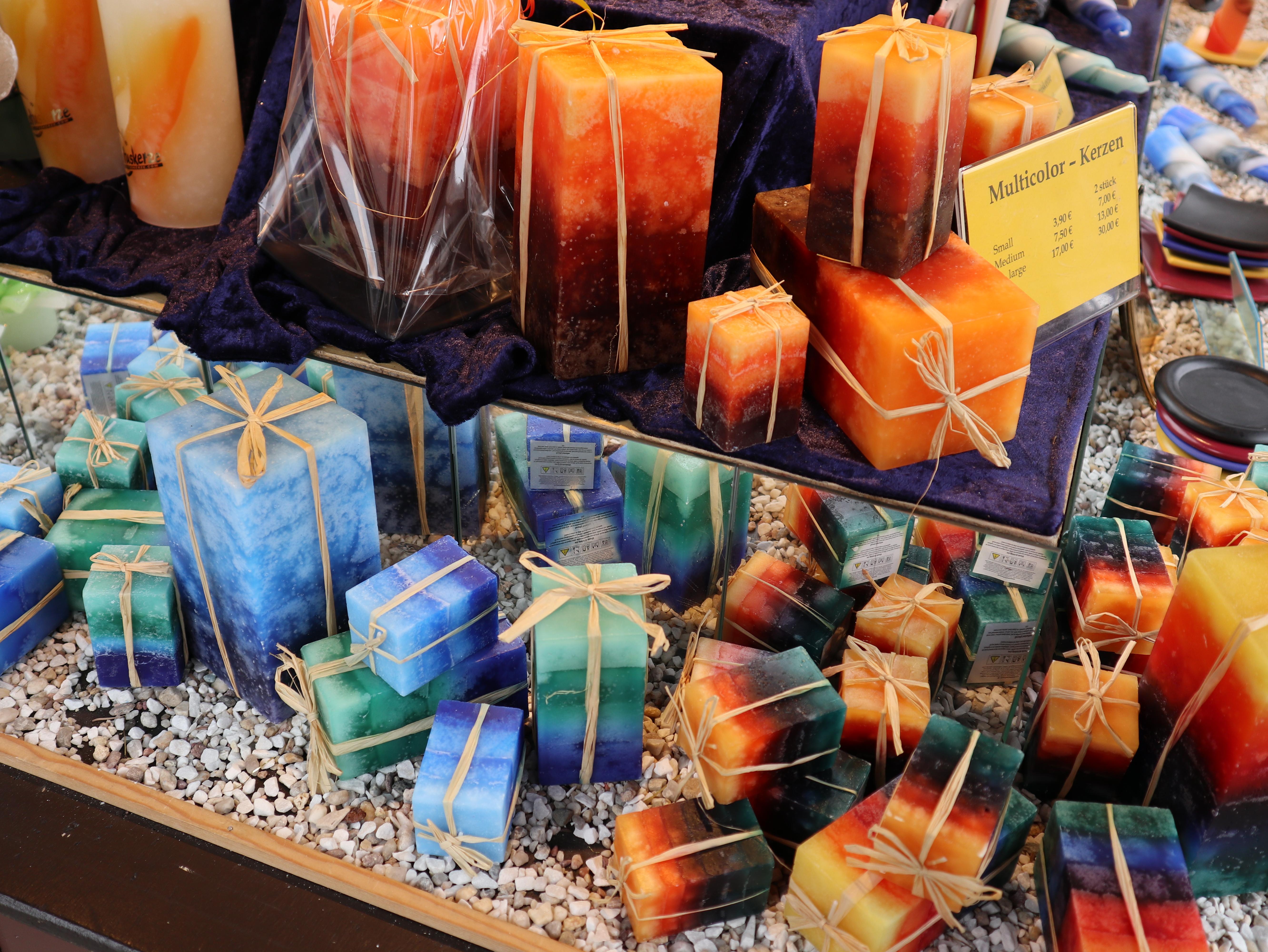 Kerzen in Geschenkp&auml;ckchen-Optik