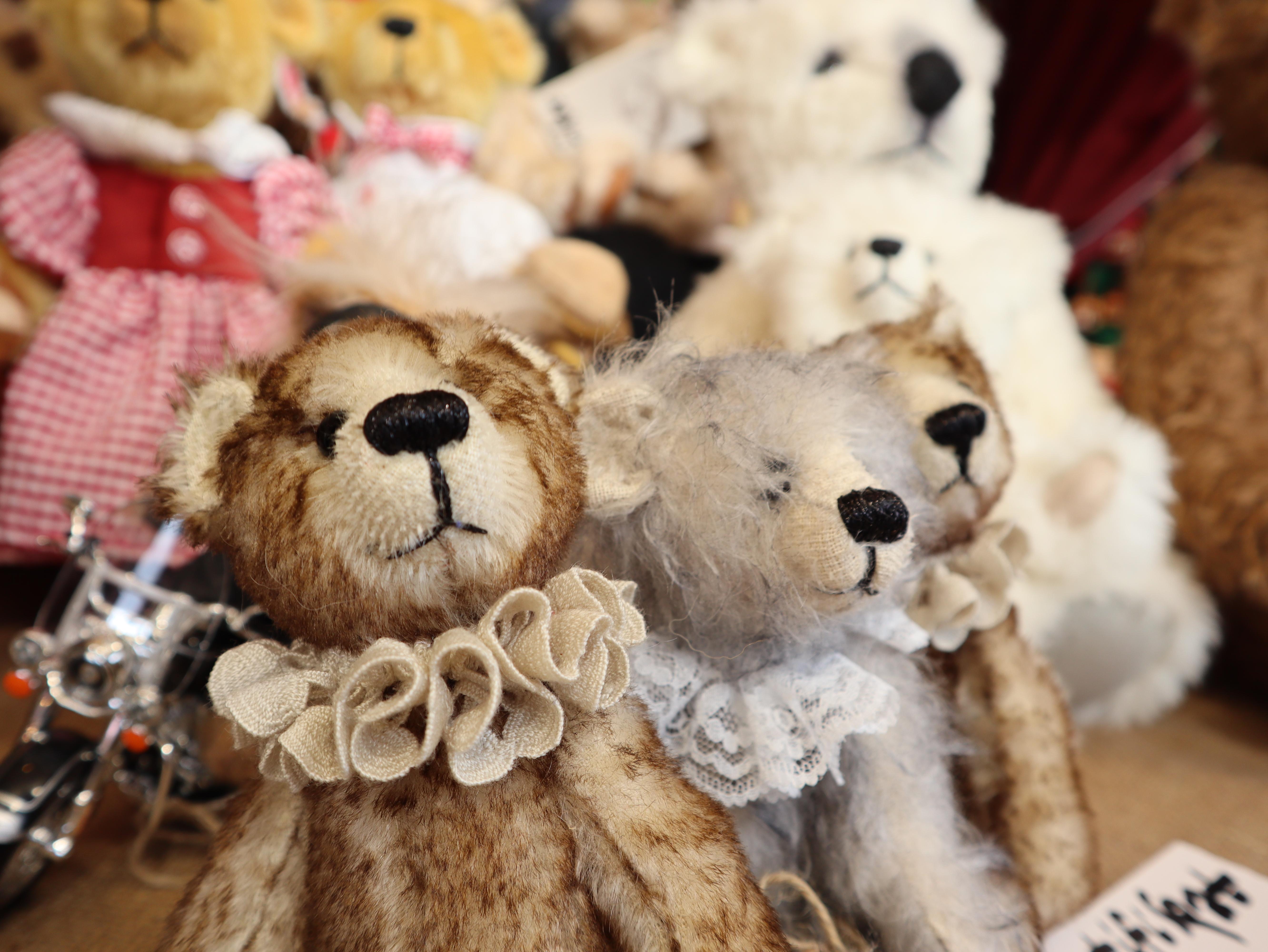 Teddybären von CreaLisa in der Christkindlesmarkt-Bude
