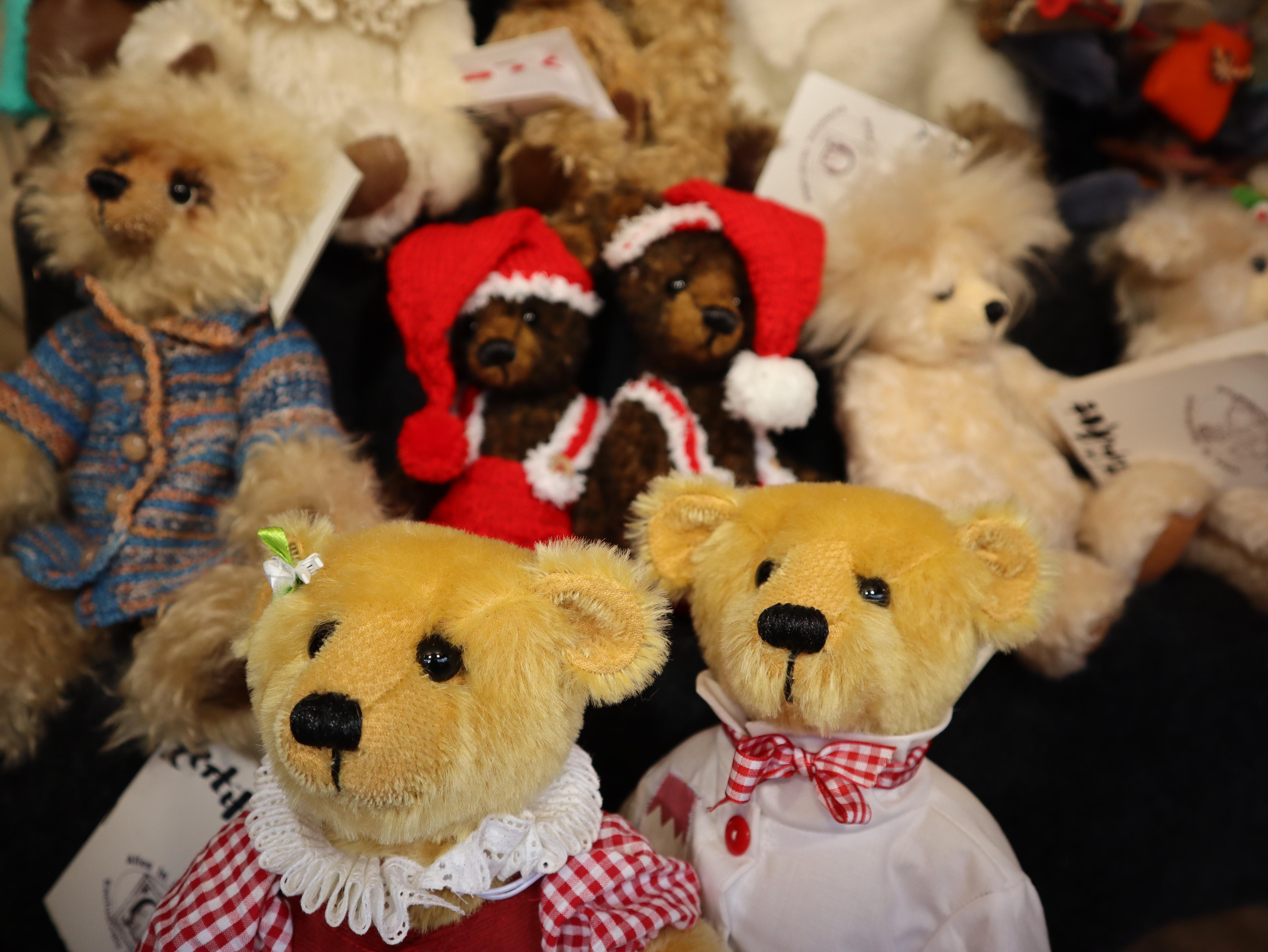 Teddybären von CreaLisa in der Christkindlesmarkt-Bude