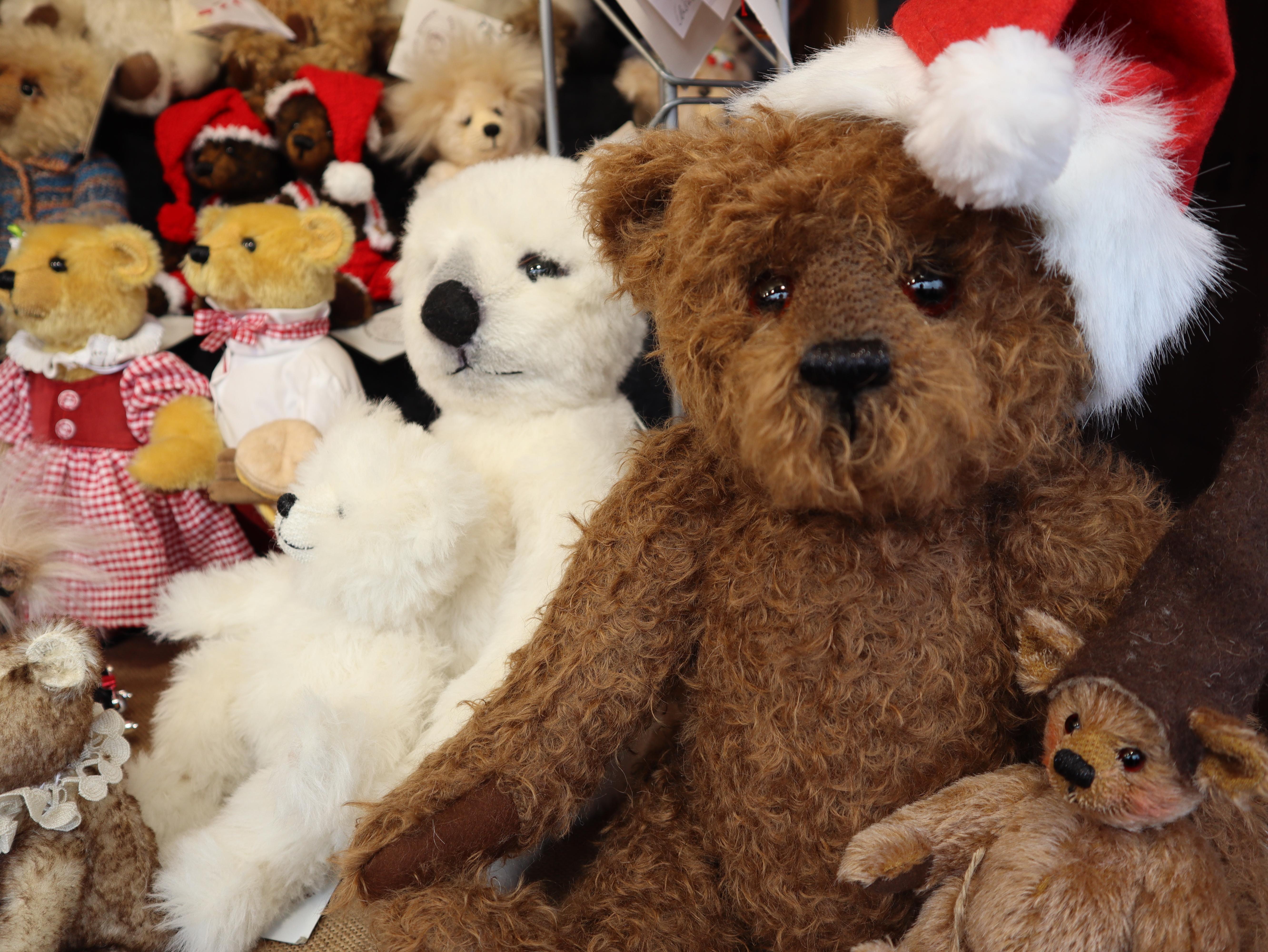 Teddybären von CreaLisa in der Christkindlesmarkt-Bude