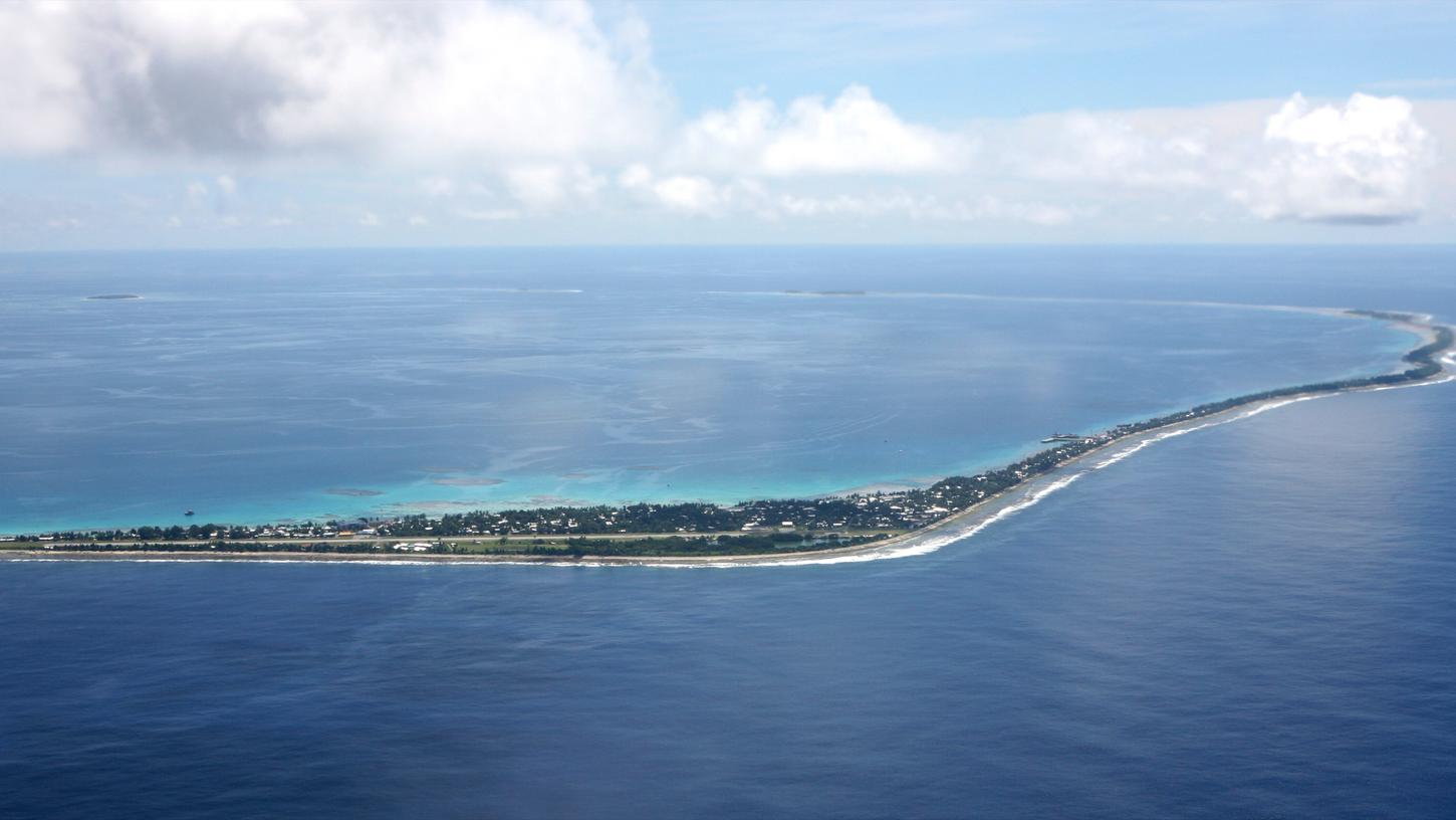 Die Insel Tuvalu droht vom Pazifik verschlungen zu werden. 