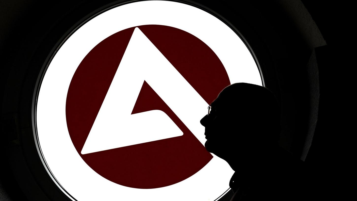 Die Zahl der Arbeitslosen sinkt laut Bundesanstalt für Arbeit leicht. Die Zahl der Arbeitslosen sinkt laut Bundesanstalt für Arbeit leicht.