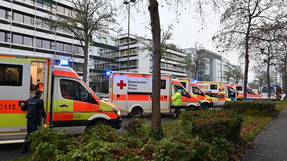 Horror-Busunfall in Erlangen: So halfen die Rettungskräfte den verletzten Schülern