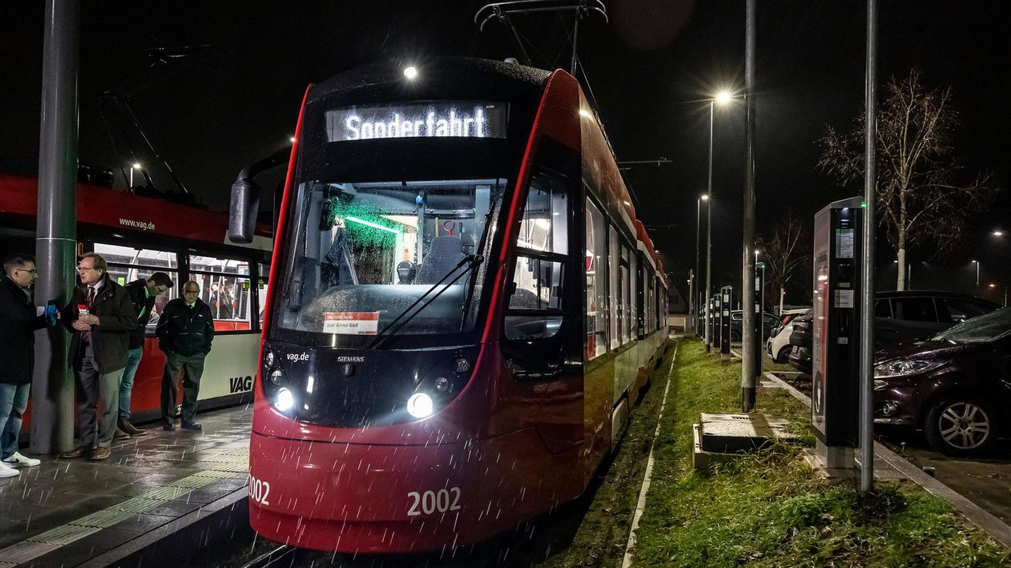Die Verwirklichung des Verkehrs-Großprojekts Stadt-Umland-Bahn rückt näher: Schon in den frühen 2030er Jahren könnten Straßenbahnzüge wie dieser Siemens-"Avenio" zwischen Nürnberg, Erlangen und Herzogenaurach pendeln.