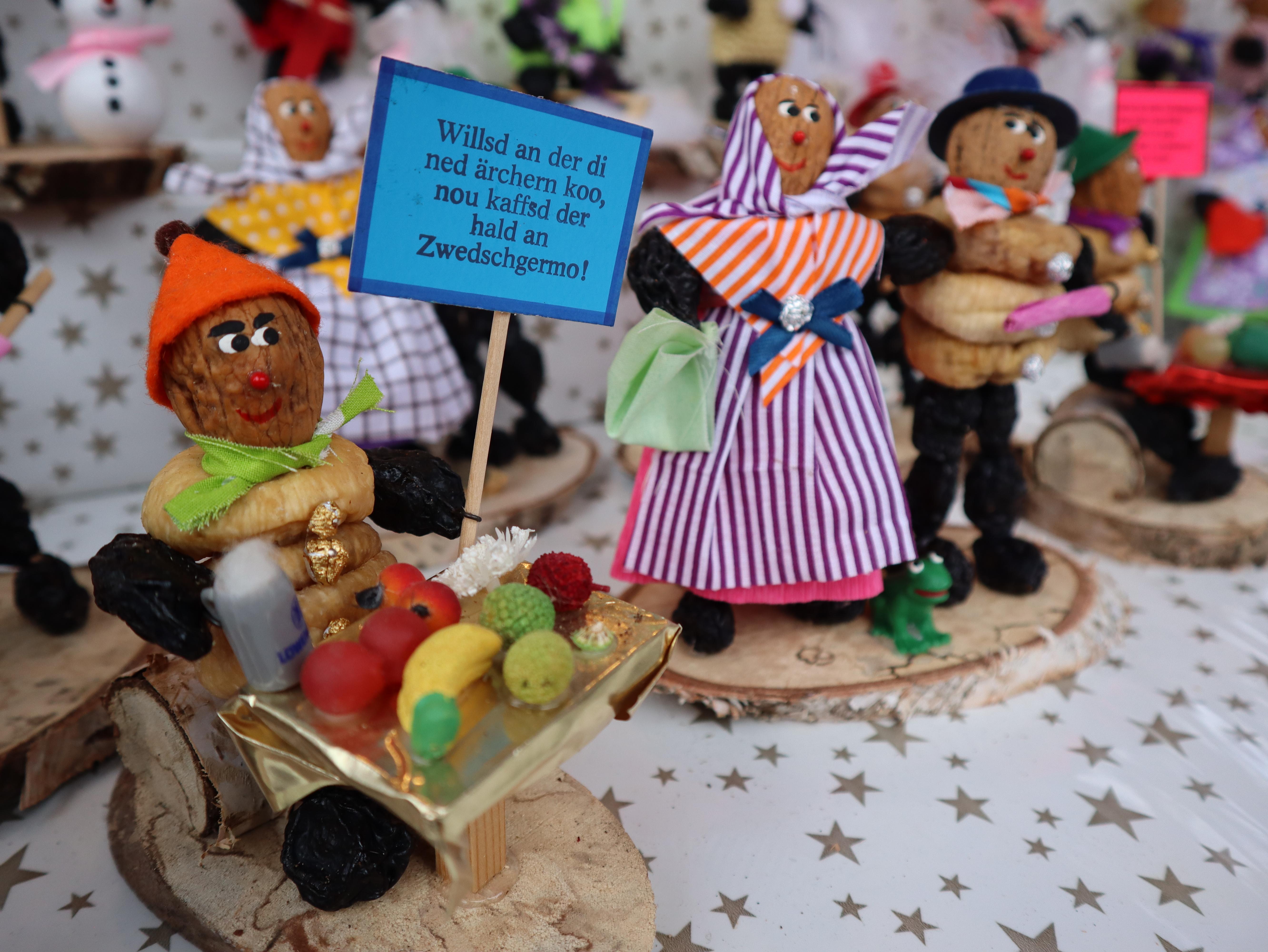 In Bude 89 gibt es fr&auml;nkische Zwetschgenm&auml;nnla der verschiedensten Art.