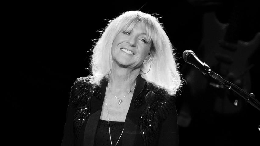 Keyboarderin und zweite Sängerin der Rockband Fleetwood Mac Christine McVie ist im Alter von 79 Jahren gestorben. Bekannt wurde ihre Stimme durch Hits wie "Little Lies" und "Everywhere".
