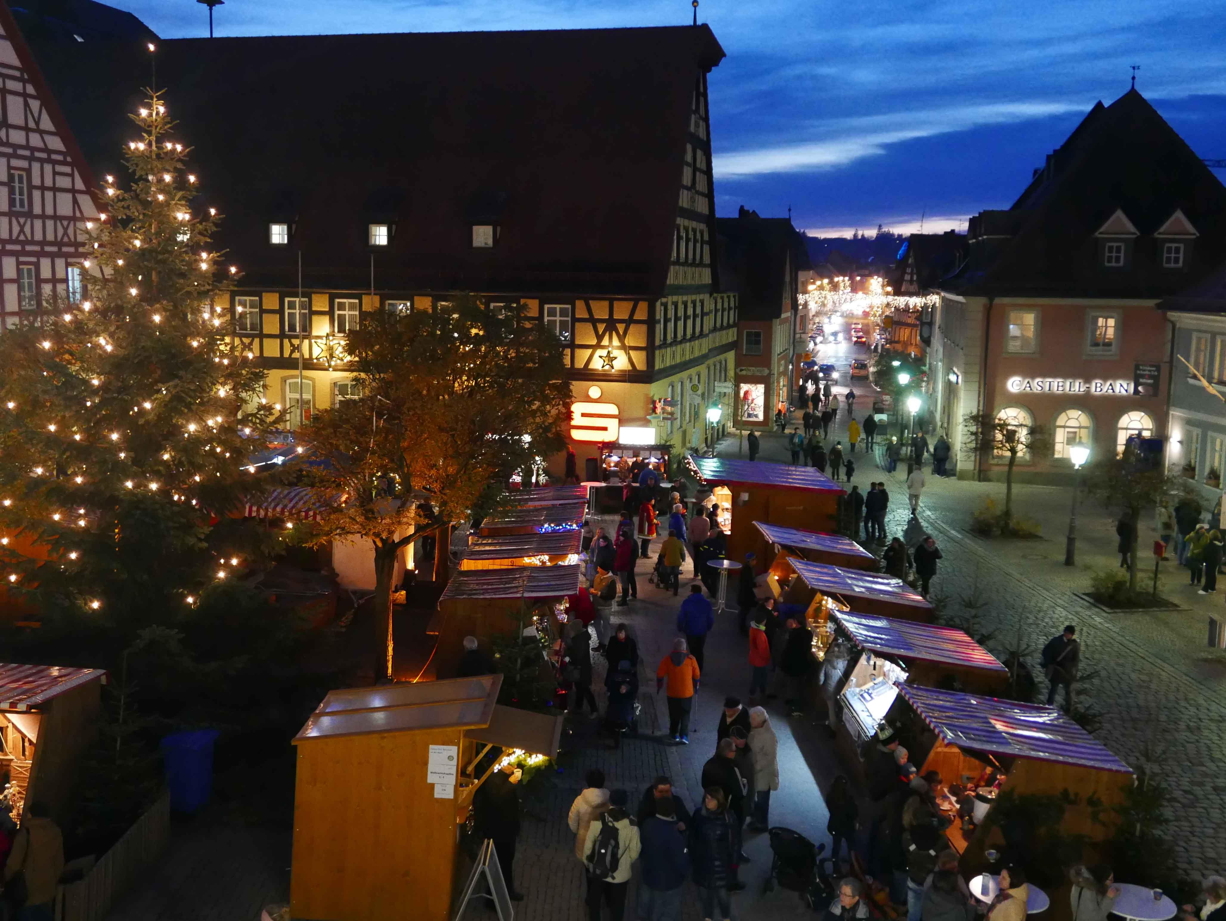 WeihnachtsmarktWochenende in Neustädt/Aisch Das ist in der Innenstadt