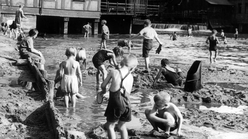 Bis in die 1940er Jahre hinein war das Areal am Nägeleinsplatz eine beliebte Badestelle.