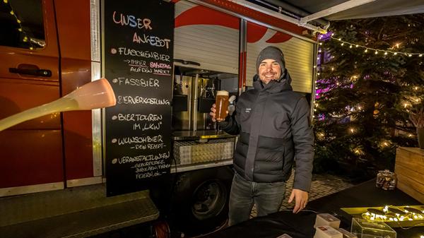 Statt Glühwein gibt es bei Mathias Höhn Craftbeer frisch aus der "Bierfabrik".