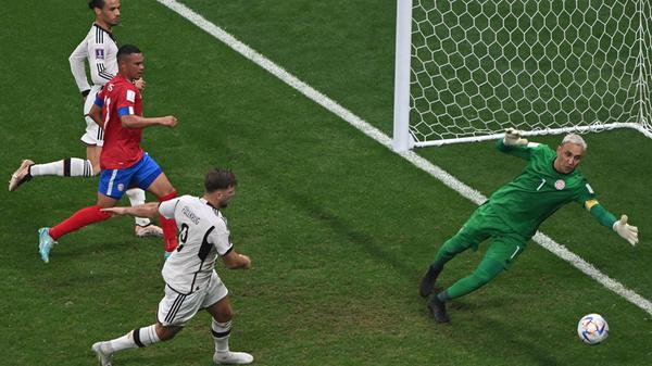 In der 89. Minute schaffte dann Niclas Füllkrug ein weiteres Tor, Deutschland ging 4:2 in Führung gegen Costa Rica.