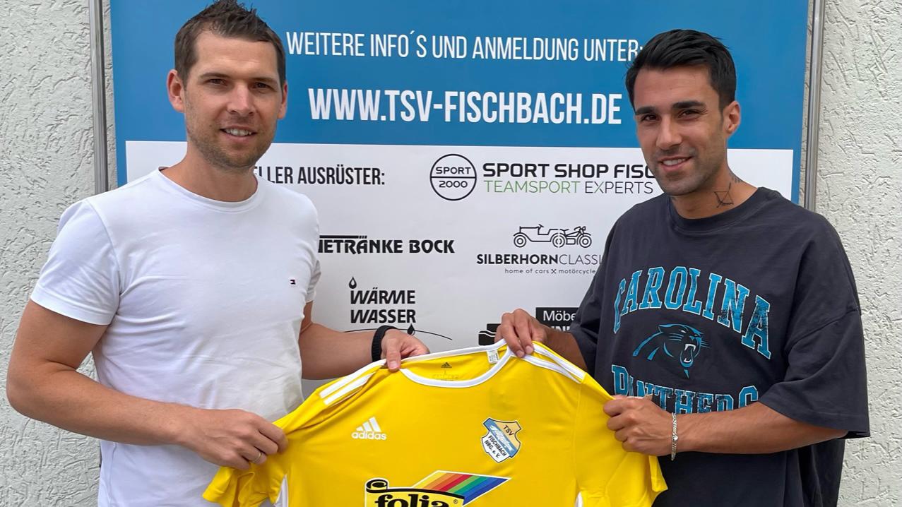 Ende Juni stellte Daniel Möller (links), Fischbachs sportlicher Leiter, Eray Yildirim als spielenden Co-Trainer vor. Jetzt übernimmt er zusammen mit André von Schlieben das Cheftraineramt.