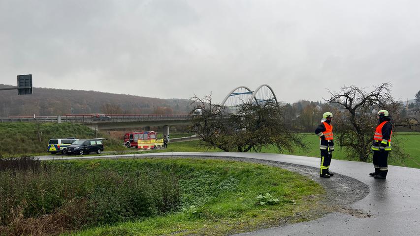 Die Polizeiinspektion Marktheidenfeld hat den Unfall aufgenommen und konnte bereits die Identität des Verstorbenen feststellen.