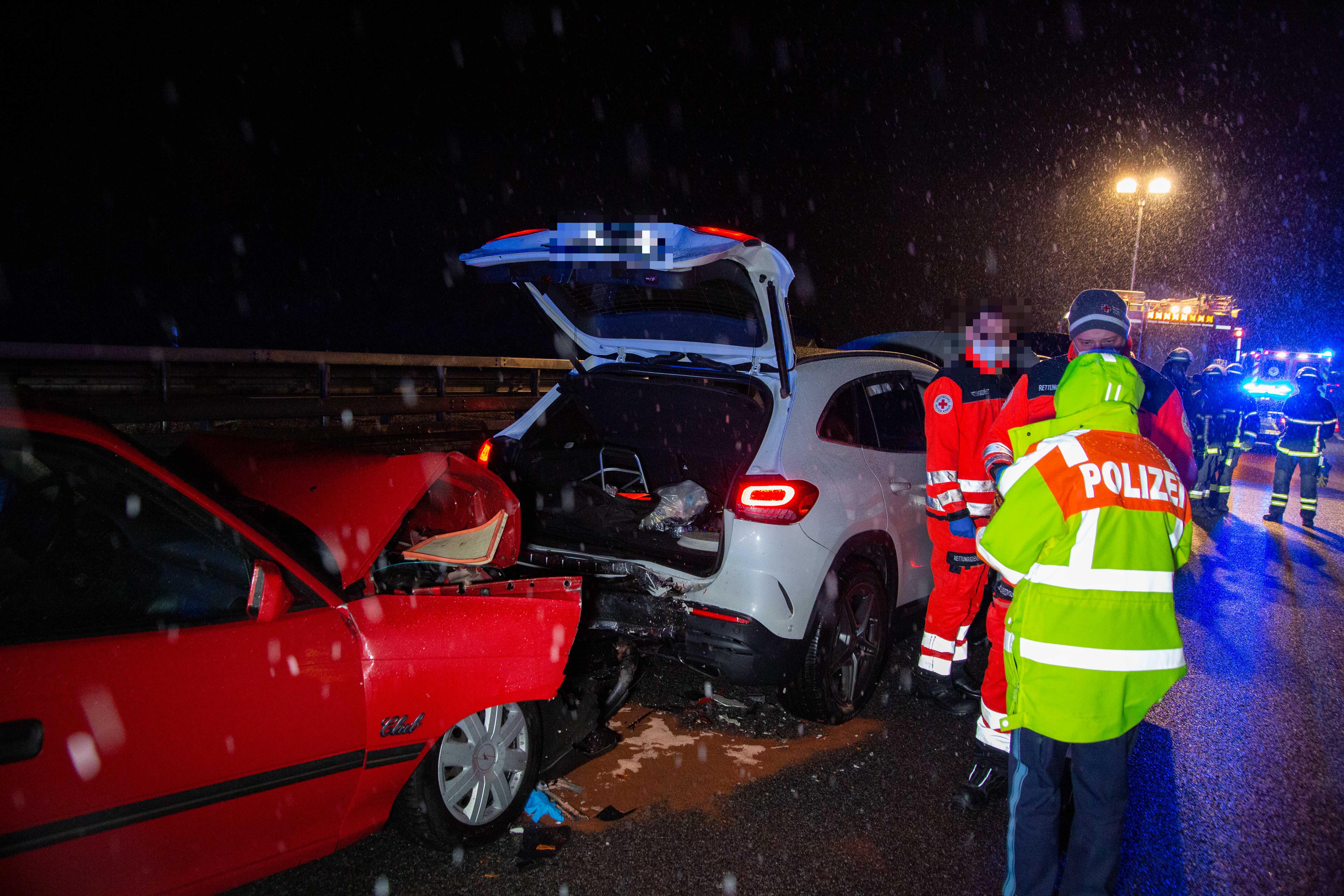 Fahrzeuge Fahren Auf A9 Ineinander: Zwei Schwerverletzte | Nn.de