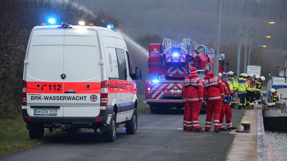 Nach Schiffsunfall: Taucher finden Auto mit Leiche im Main-Donau-Kanal