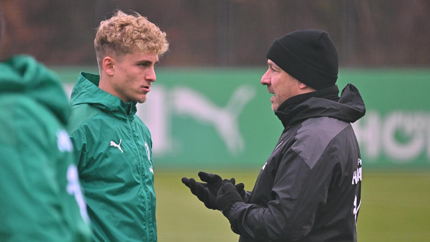 Viele Gespräche, kaum Einsätze: Fürths Trainer Alexander Zorniger setzt nicht auf Nils Seufert.