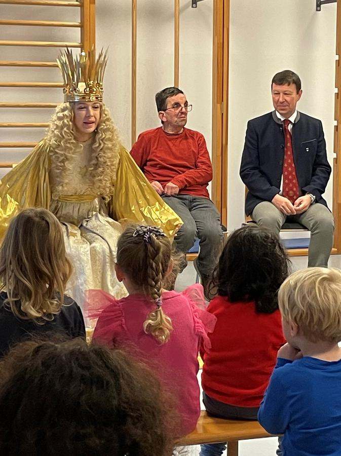 Der Besuch des Nürnberger Christkinds sorgte für Begeisterung bei den Kindern der Kita St. Elisabeth in Bad Windsheim.