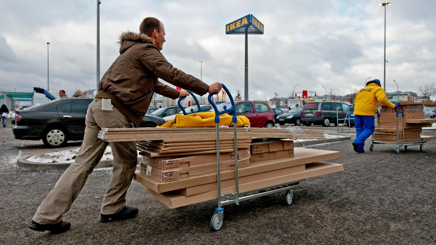 Werden auch in Nürnberg bald Kunden ihre Einkaufswägen über den Ikea-Parkplatz schieben, wie hier in Berlin? 
