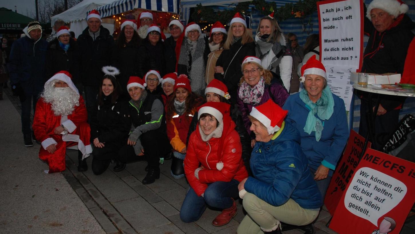 Die „Therapy Dancers Zirndorf“ haben beim Weihnachtsmarkt in Oberasbach Spenden gesammelt. Am Samstag organisieren sie ein Benefizkonzert in der Jahnturnhalle, mit dessen Erlös sie die Erforschung der seltenen Erkrankung ME unterstützen wollen.