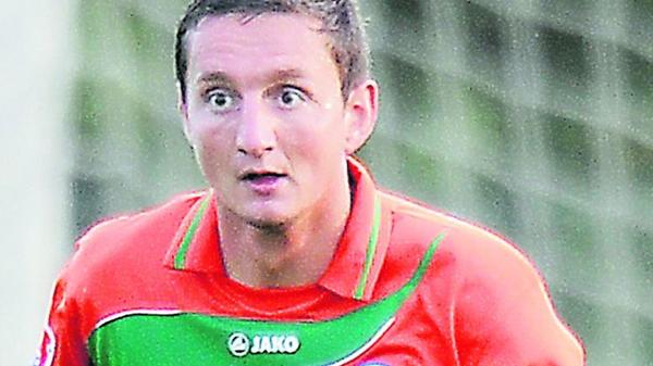 Der Bulgare Asen Karaslavov wechselte im Jahr 2007 von Slavia Sofia in die Kleeblatt-Stadt und kam bis zu seinem Abschied 2012 nach dem Aufstieg in 96 Spielen für die Spielvereinigung zum Einsatz und erzielte vier Tore. Nach seiner Station in Franken ging es für Karaslavov zurück nach Bulgarien zu Botev Plovdiv. Dort spielte Karaslavov bereits in der Jugend. Er hat seine Fußballschuhe mittlerweile an den Nagel gehängt.