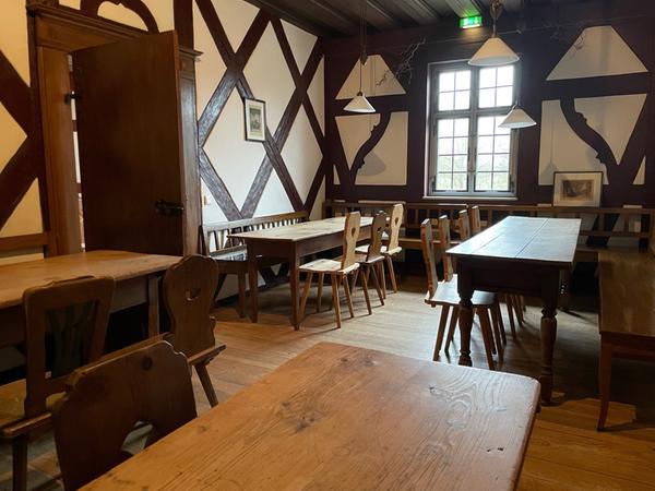 Das Gasthaus ist traditionell urig eingerichtet.